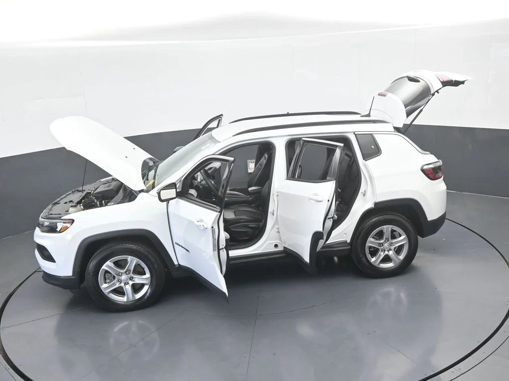 Used 2023 Bright White Clearcoat Jeep Latitude image 61
