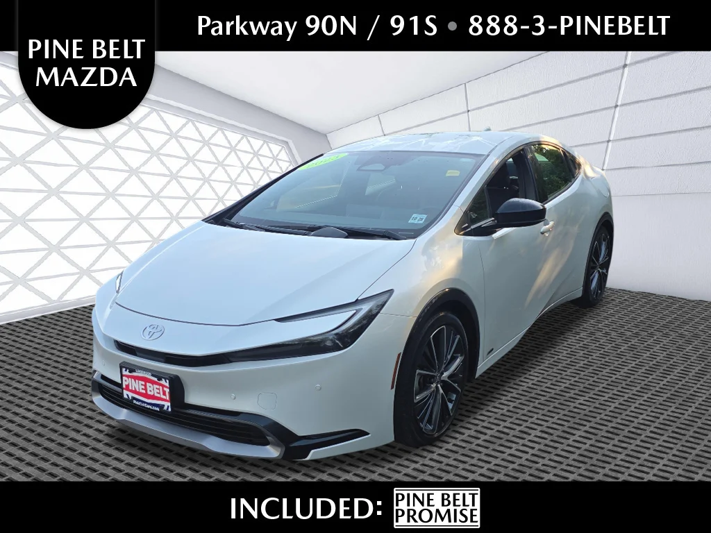 Used 2023 Wind Chill Pearl Toyota XLE image 1