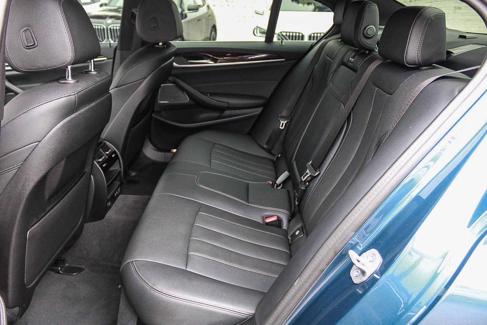 Used 2023 Arctic Race Blue metallic BMW 540i image 19