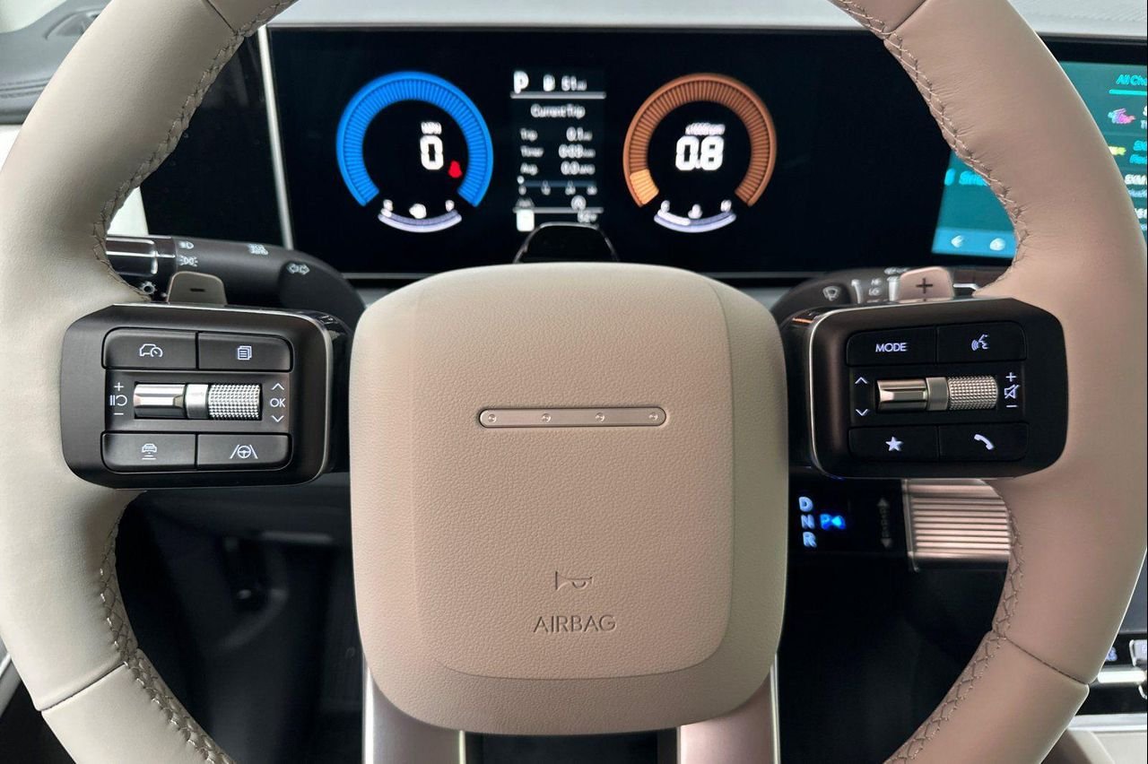 New 2027 White Hyundai SEL AWD image 28