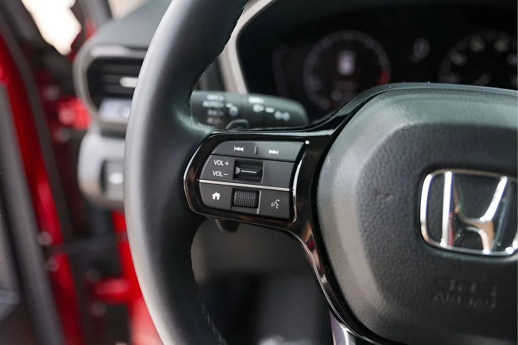 Used 2024 Red Honda EX-L image 17