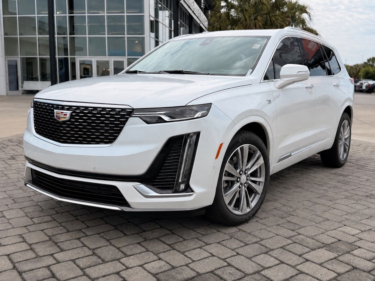 2025 Cadillac XT6 Premium Luxury Auto's photo