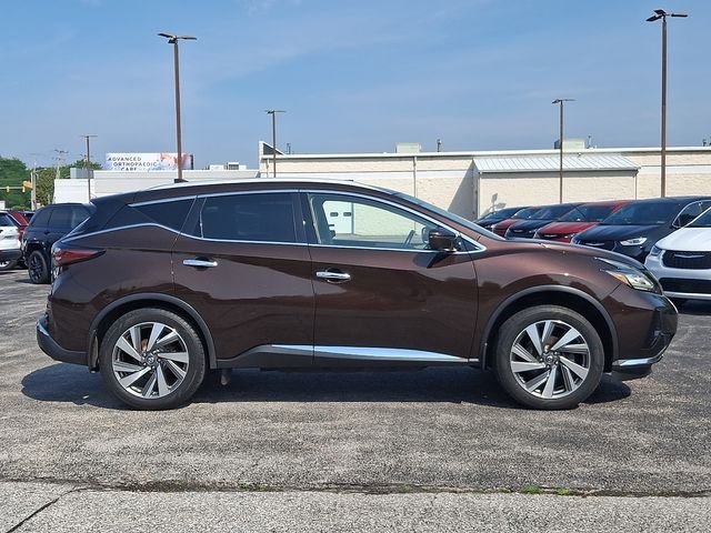 Used 2019 Brown Nissan SL image 12
