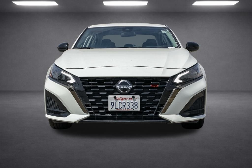 Used 2024 White Nissan 2.5 SR image 9