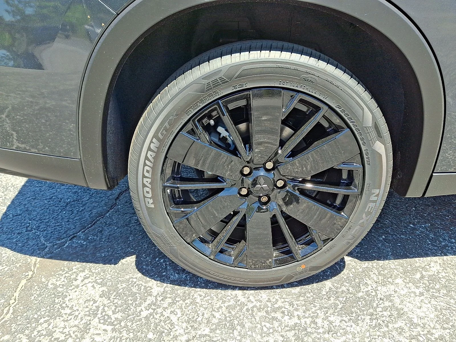 New 2026 Gray Mitsubishi LE image 10