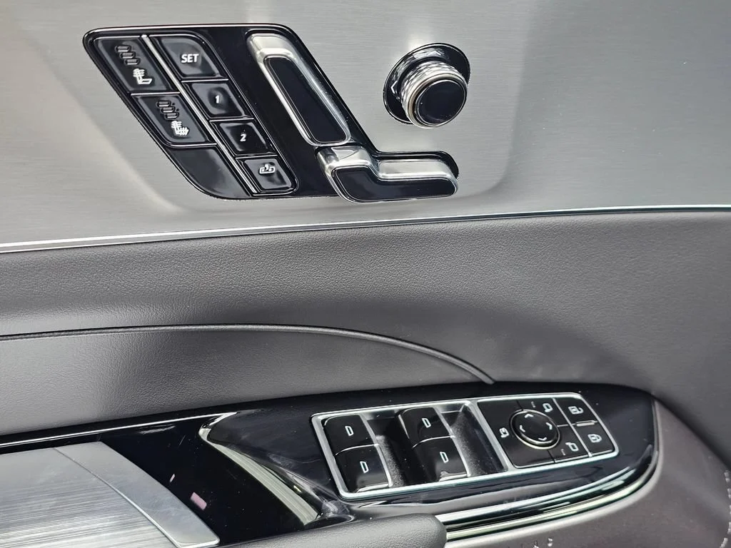 New 2027 Vibrant White Tricoat Cadillac Sport image 22