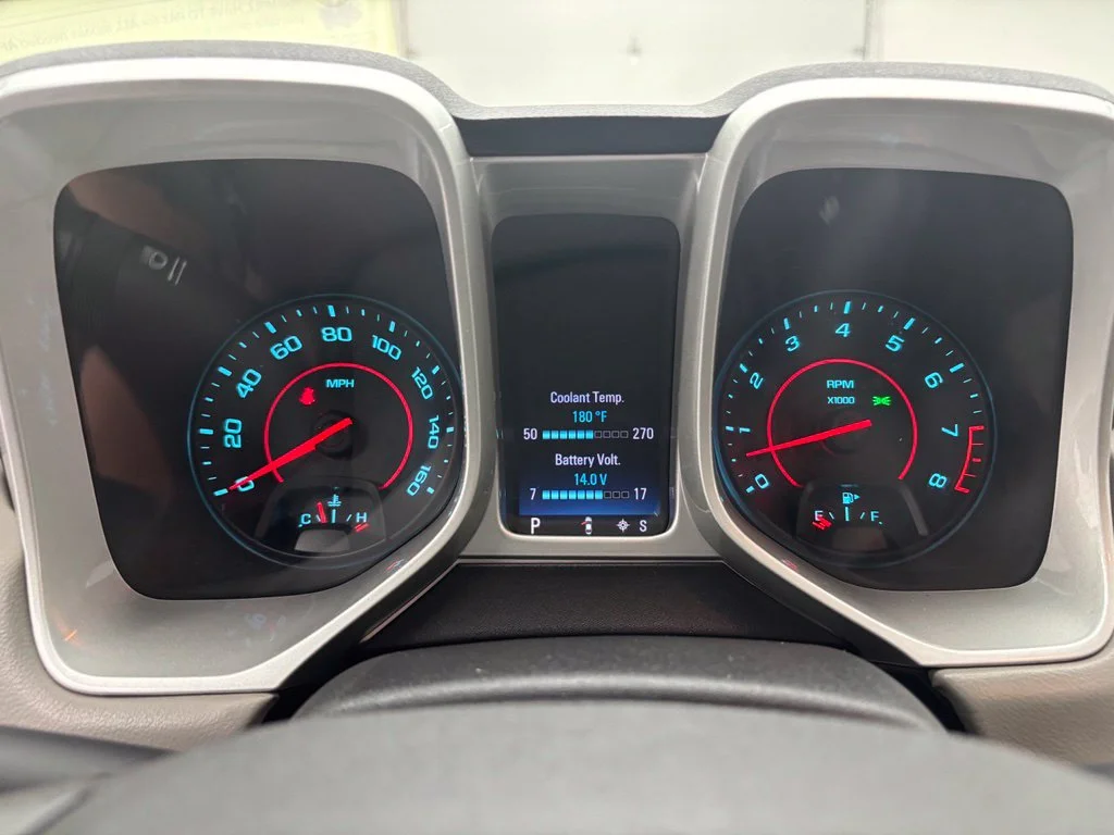 Used 2015 White Chevrolet 2LT image 21