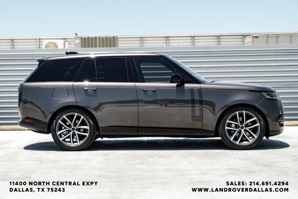 New 2026 Charente Grey Prem Met Land Rover SE image 5