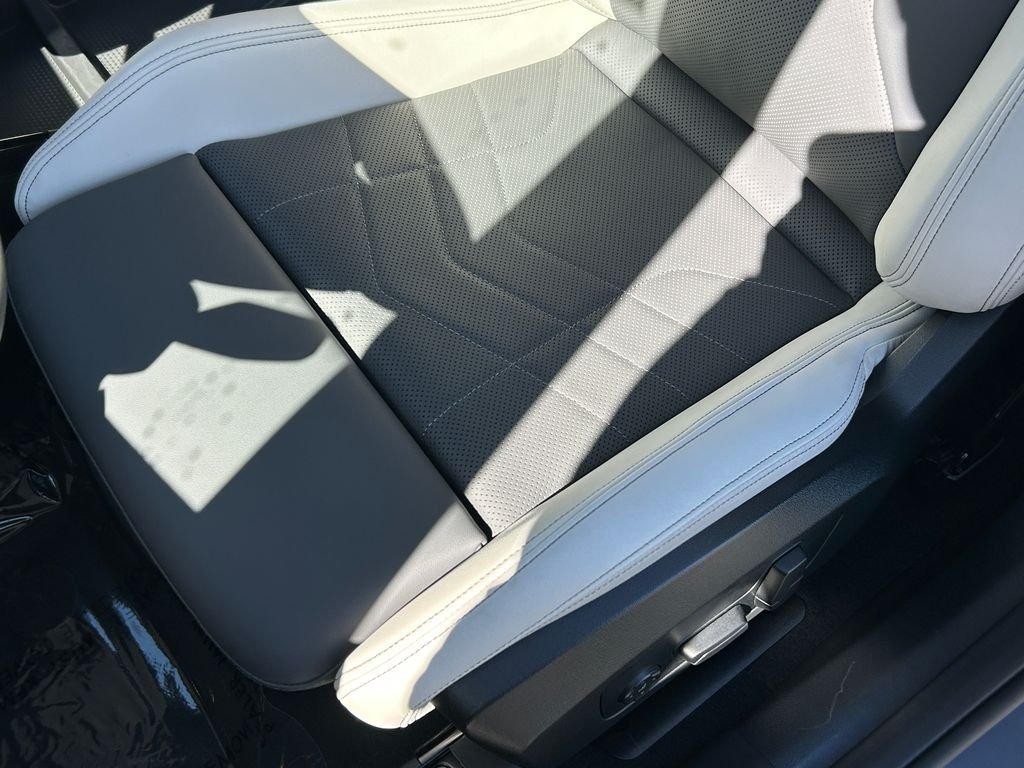 Used 2026 Storm Bay Metallic BMW xDrive28i image 15