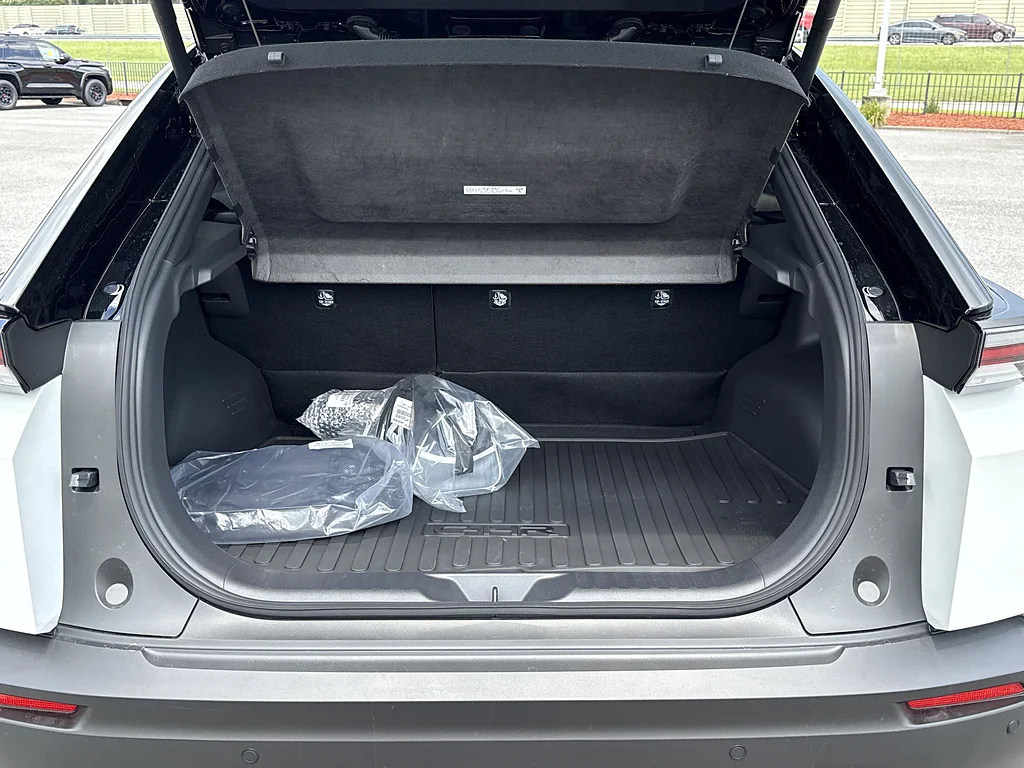 New 2026 Wind Chill Pearl w/Midnight Black Metallic Roof Toyota XSE image 23