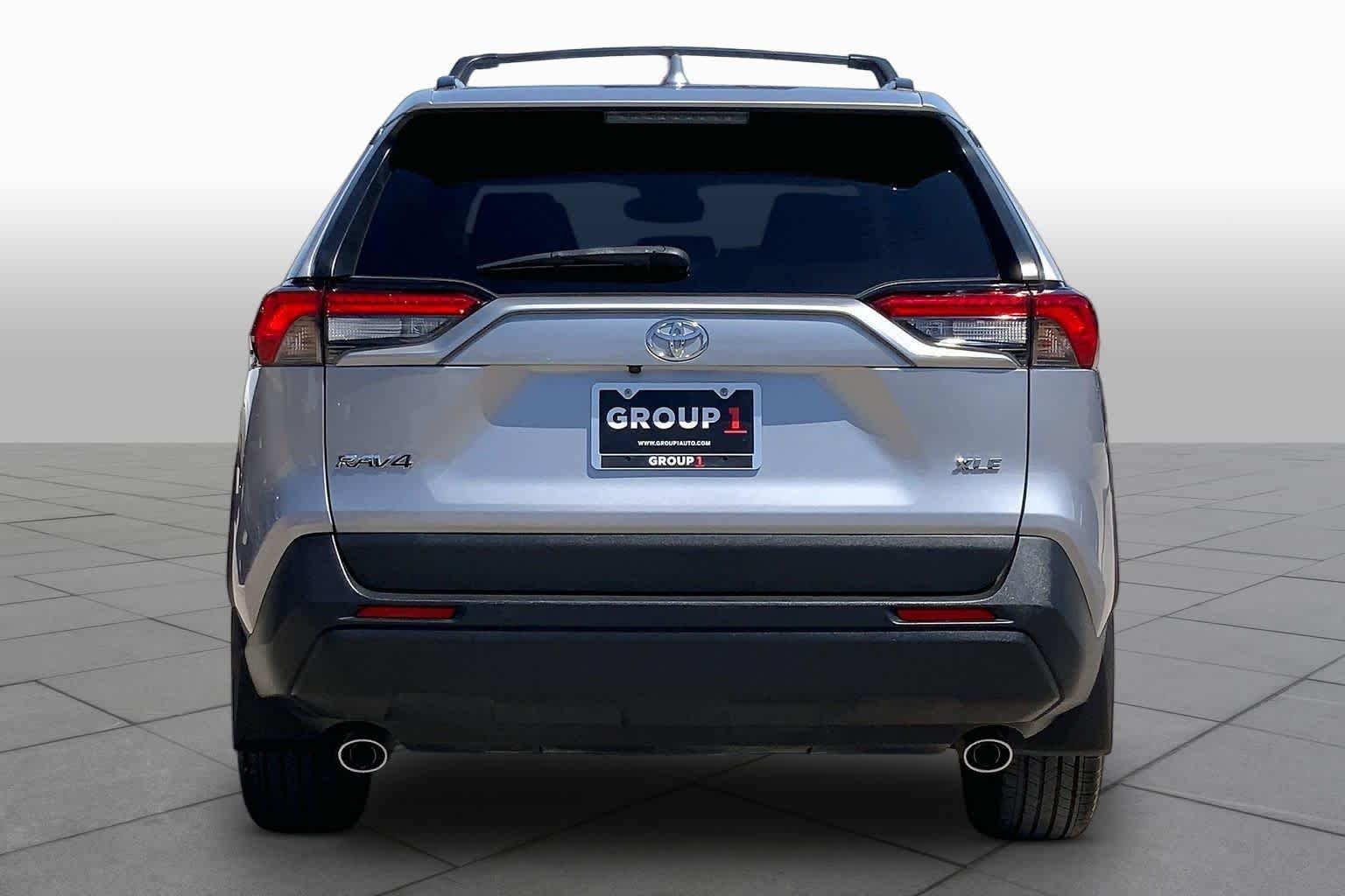 Used 2024 Silver Sky Metallic Toyota XLE Premium image 5