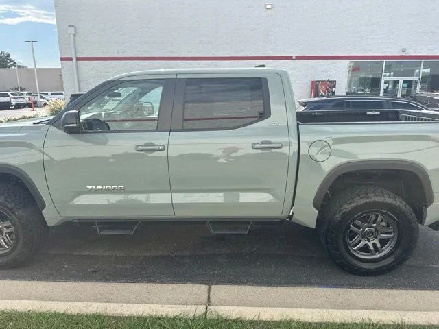 Used 2024  Toyota SR5 image 4