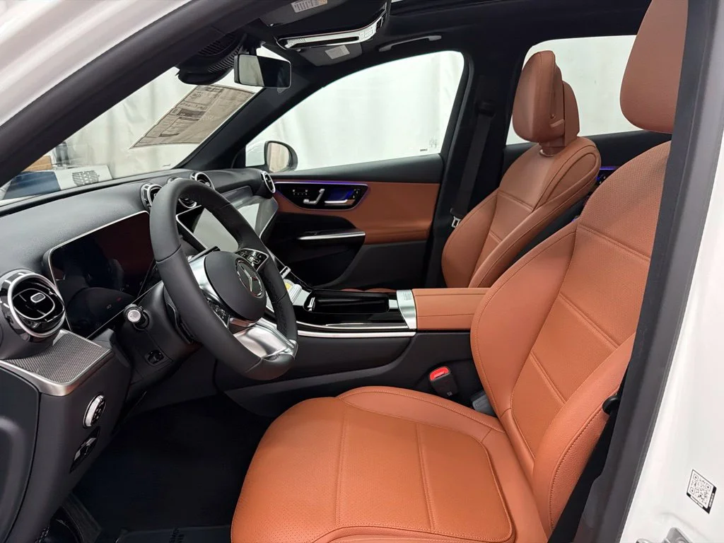 New 2027 White Mercedes-Benz GLC 300 image 12