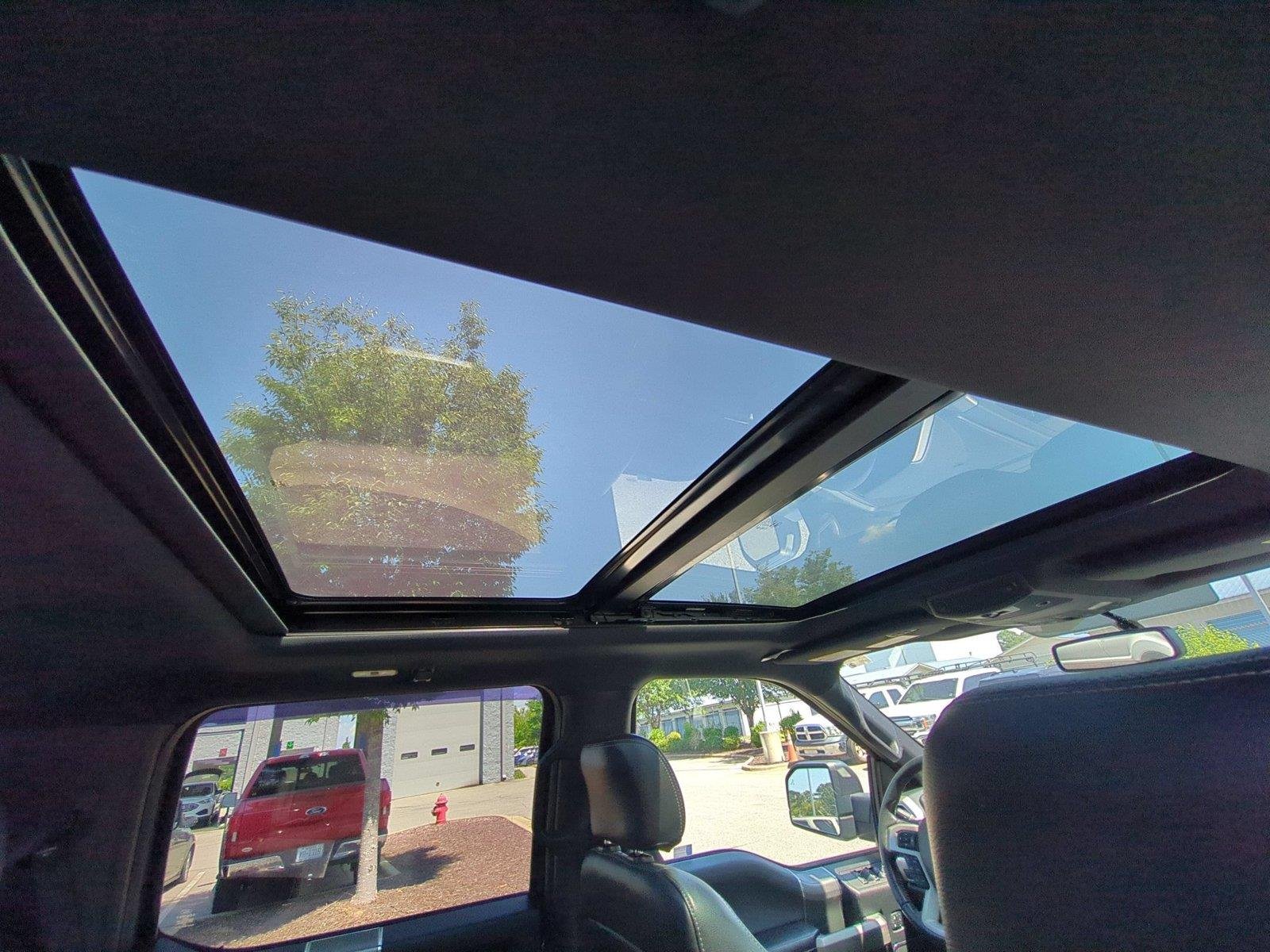 Used 2015 Magnetic Metallic Ford Lariat image 37