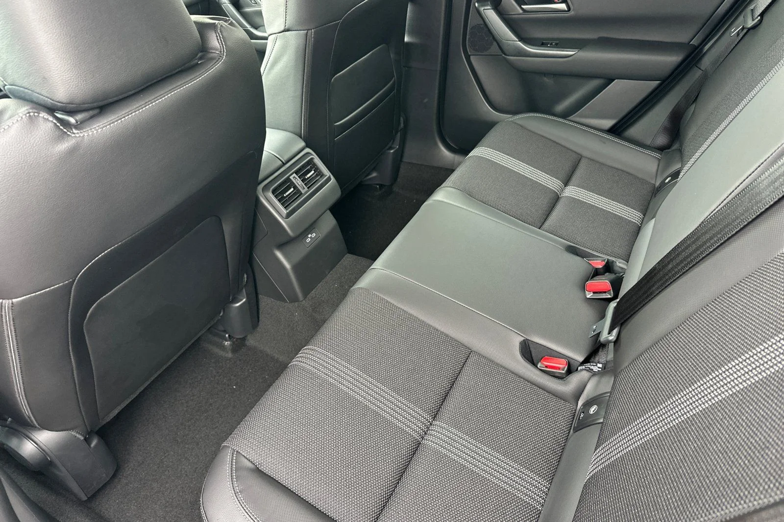 New 2026 Machine Gray Metallic Mazda 2.5 S Select AWD image 11