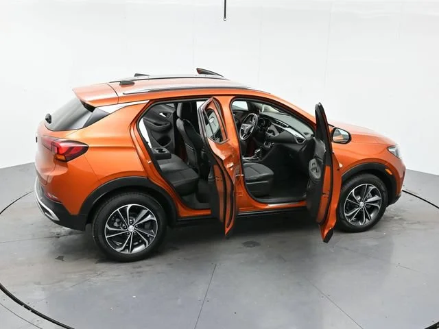 Used 2023 SUNSET GLOW METALLIC Buick Select image 45