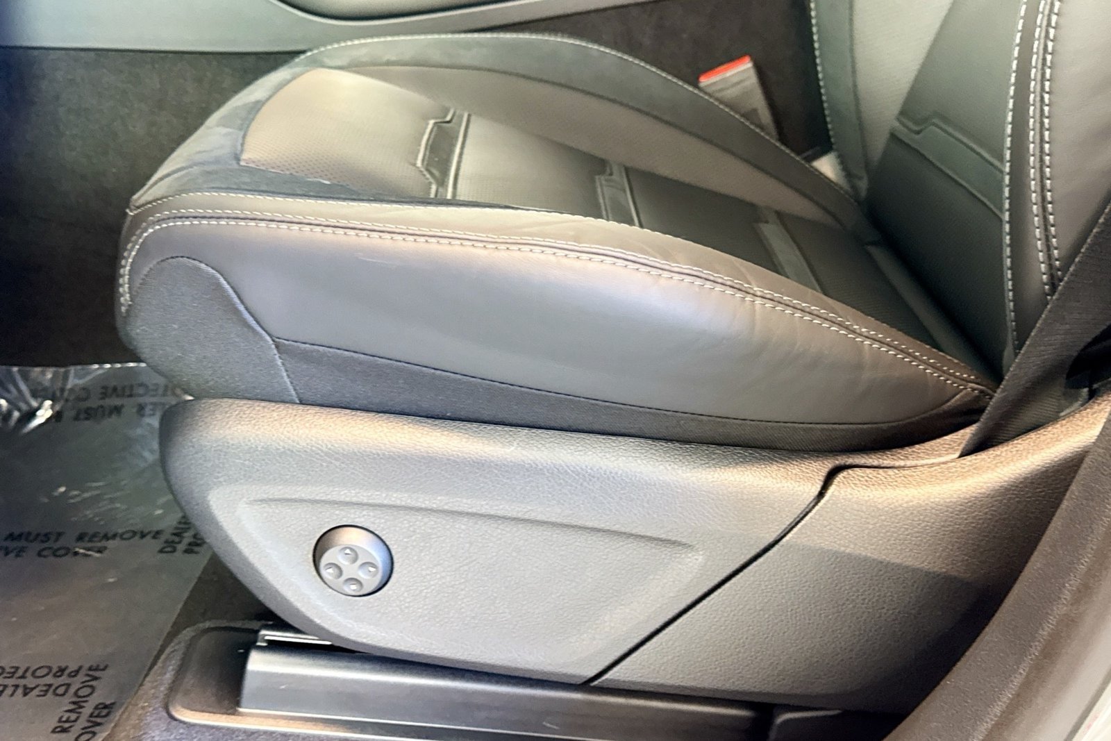 New 2026 MANUFAKTUR Alpine Grey Mercedes-Benz AMG® GLE 53 image 17