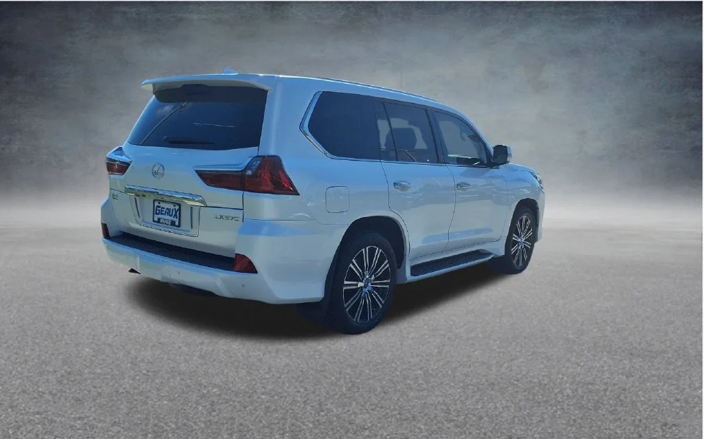 Used 2021 White Lexus 570 image 7