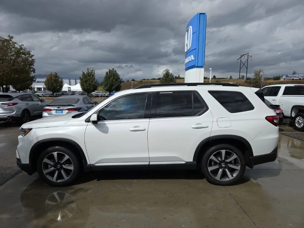 Certified Used 2024 Platinum White Pearl Honda AWD ELITE image 49