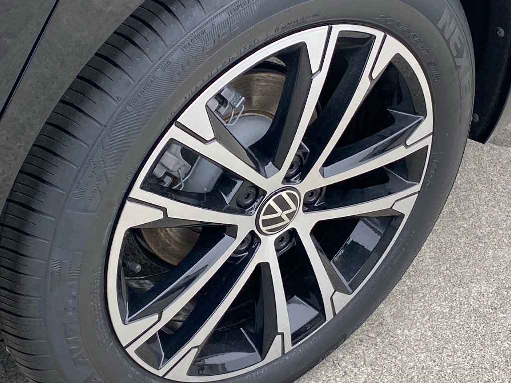New 2026 Black Volkswagen 1.5T Sport image 13
