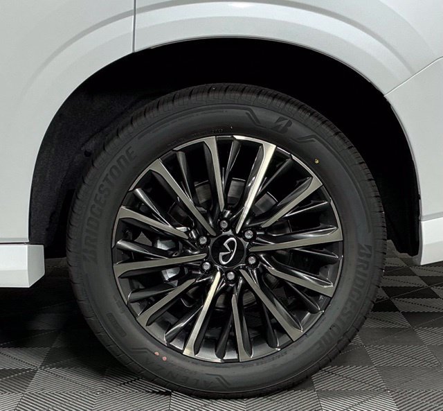 New 2027 White INFINITI Autograph 4WD image 9