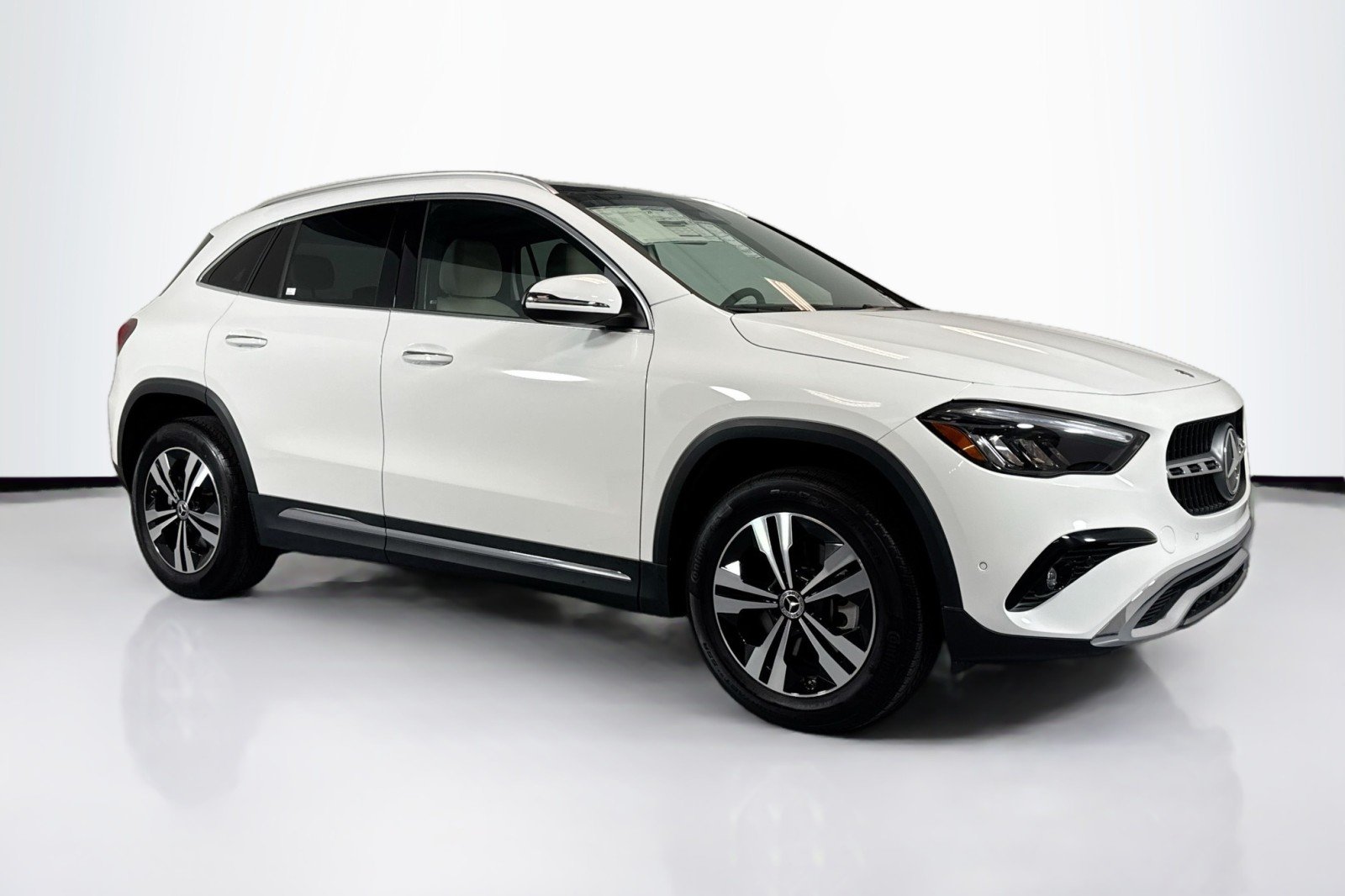 New 2026 Polar White Mercedes-Benz GLA 250 4MATIC® SUV image 3