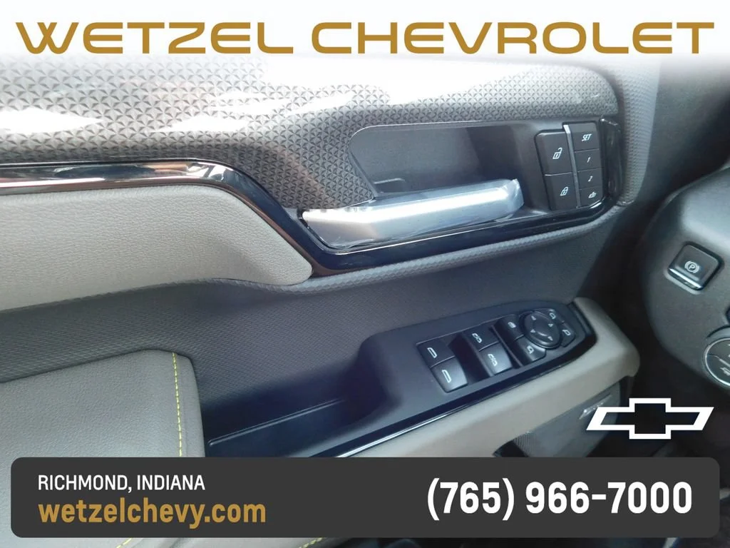 New 2026 Summit White Chevrolet ZR2 image 31