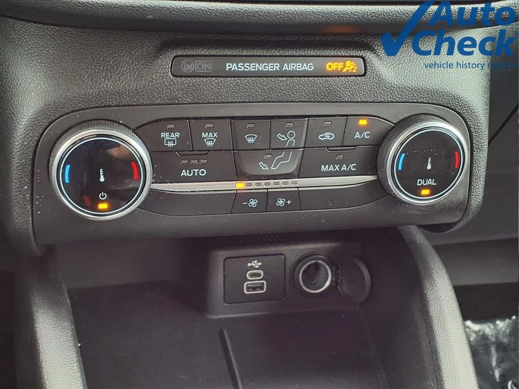 Used 2025 Gray Ford ST-Line image 16