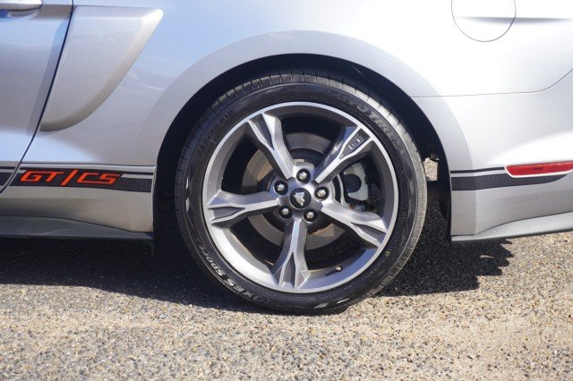 Used 2022  Ford GT Premium image 12