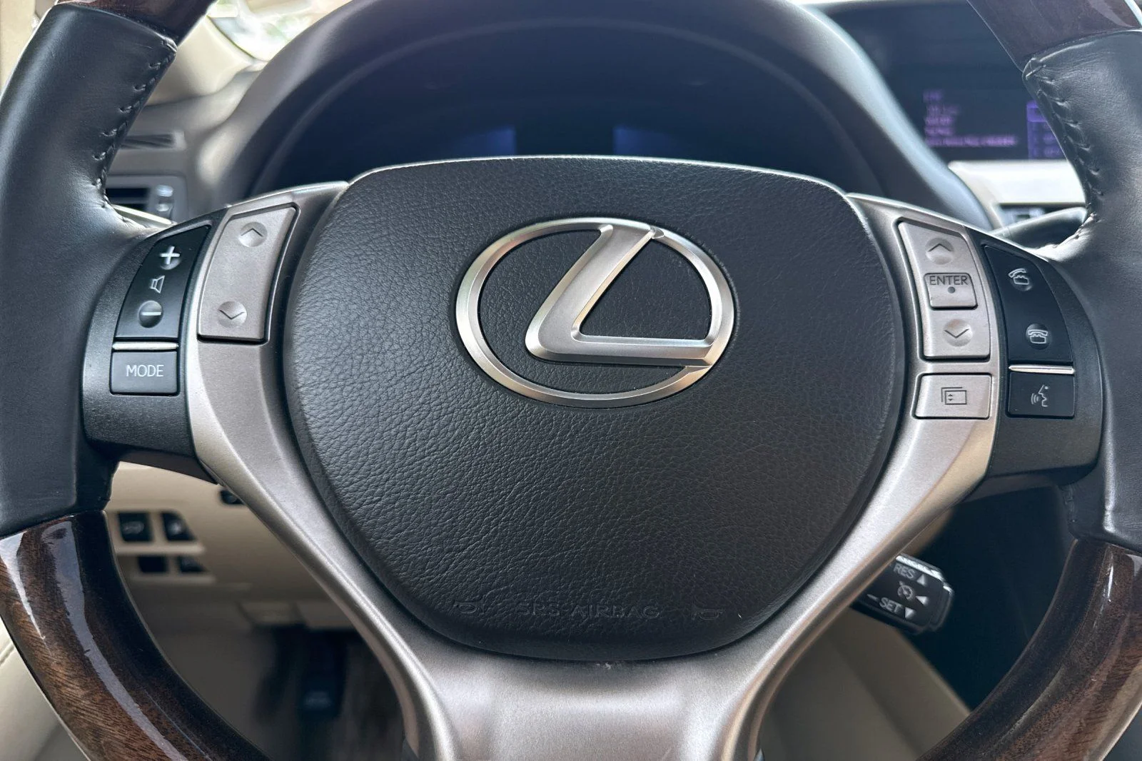 Used 2015 White Lexus 350 image 22