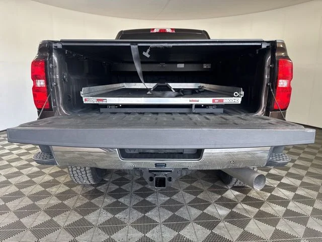 Used 2018 Havana Metallic Chevrolet LT image 20