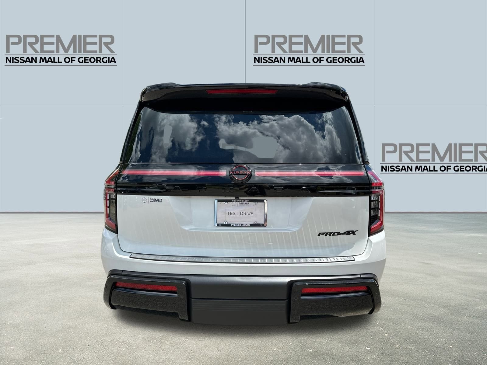 2025 Nissan Armada PRO-4X - Photo 6