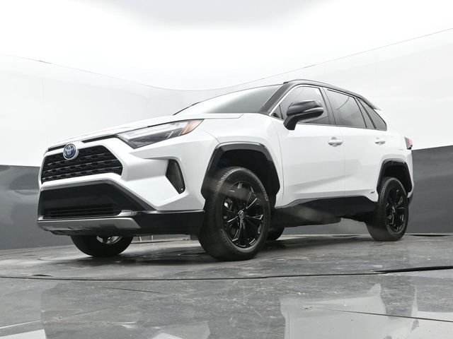 Used 2023 Wind Chill Pearl/Midnight Black Metallic Toyota XSE image 27