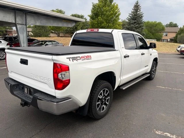 Used 2016 White Toyota SR5 image 23