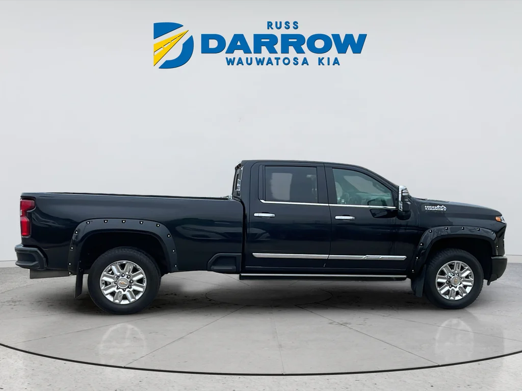 Used 2024 Black Chevrolet High Country image 6
