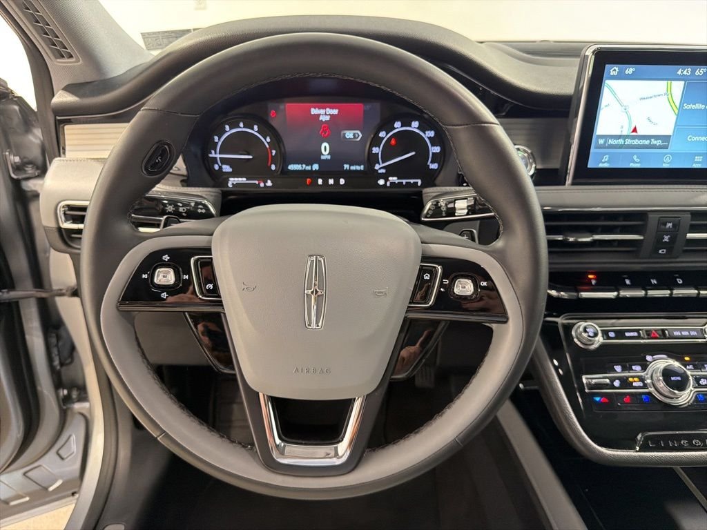 Used 2022 Silver Lincoln Standard image 14