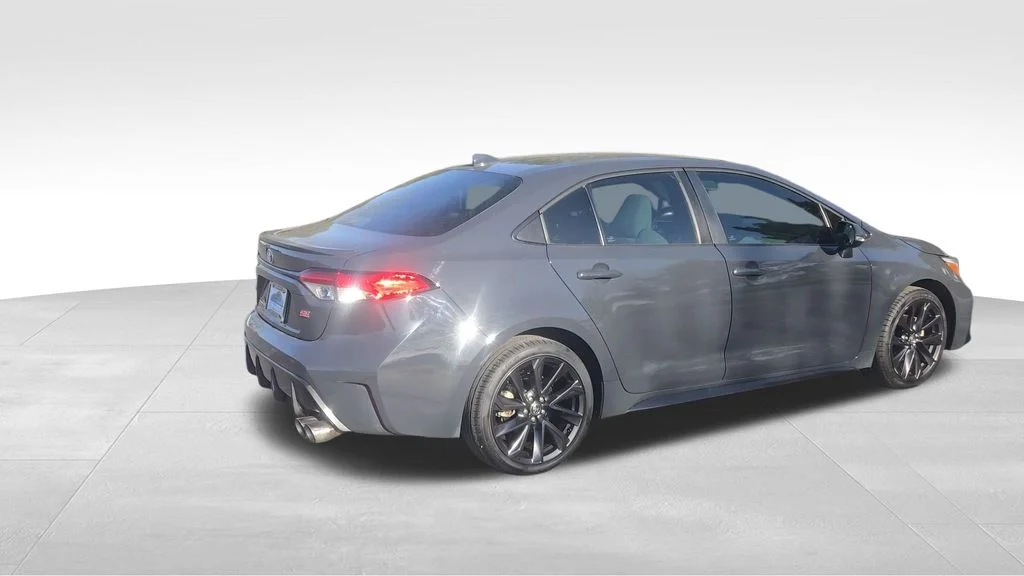 Used 2023 UNDERGROUND Toyota SE image 8