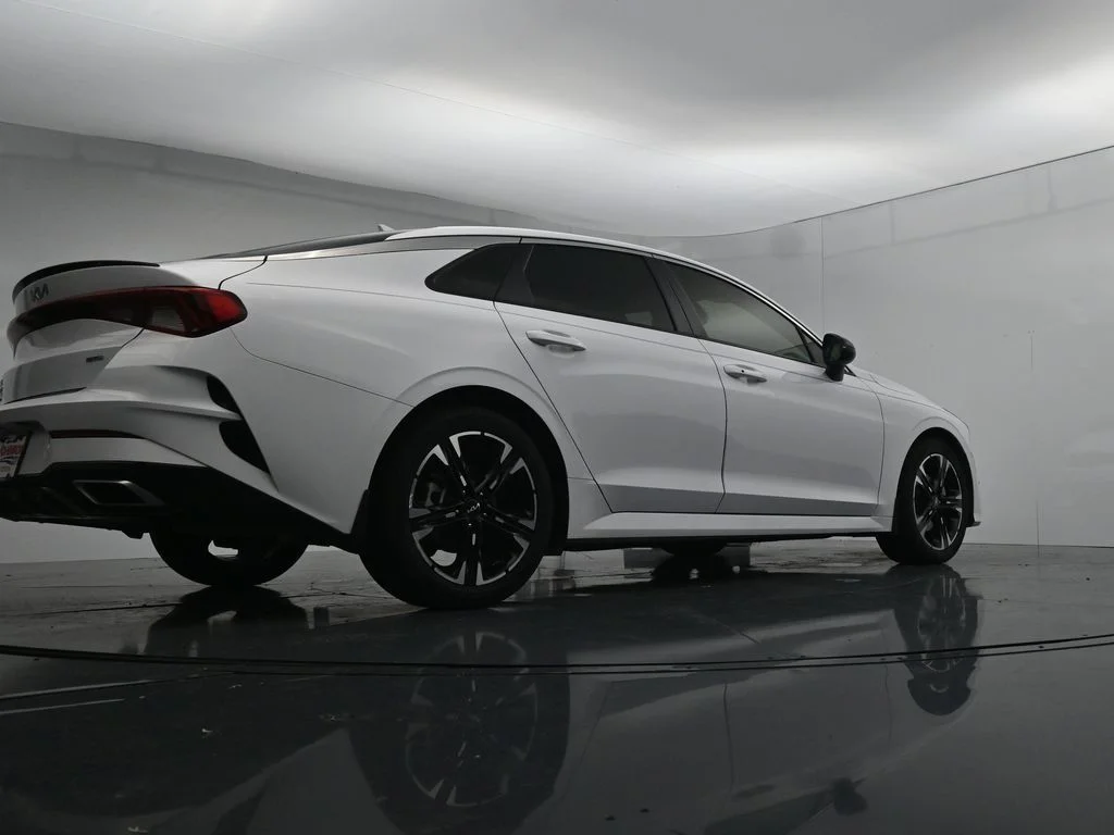 Used 2023 White Kia GT-Line image 37