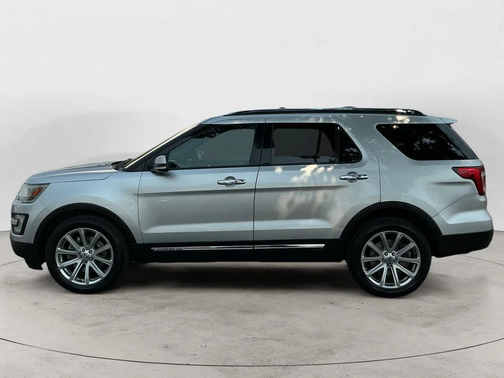 Used 2016 Silver Ford Limited image 8