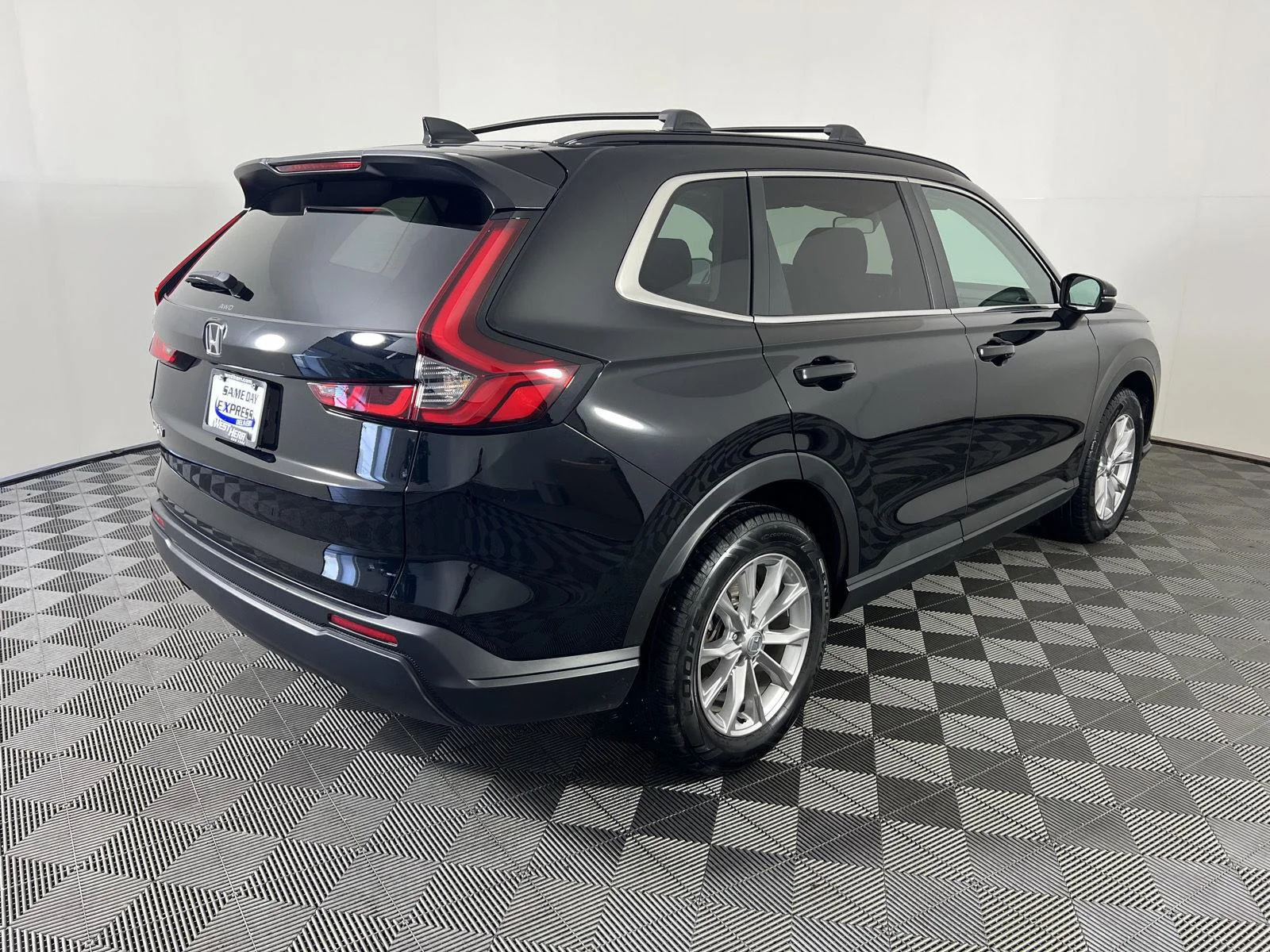 Used 2024 Crystal Black Pearl Honda EX image 3