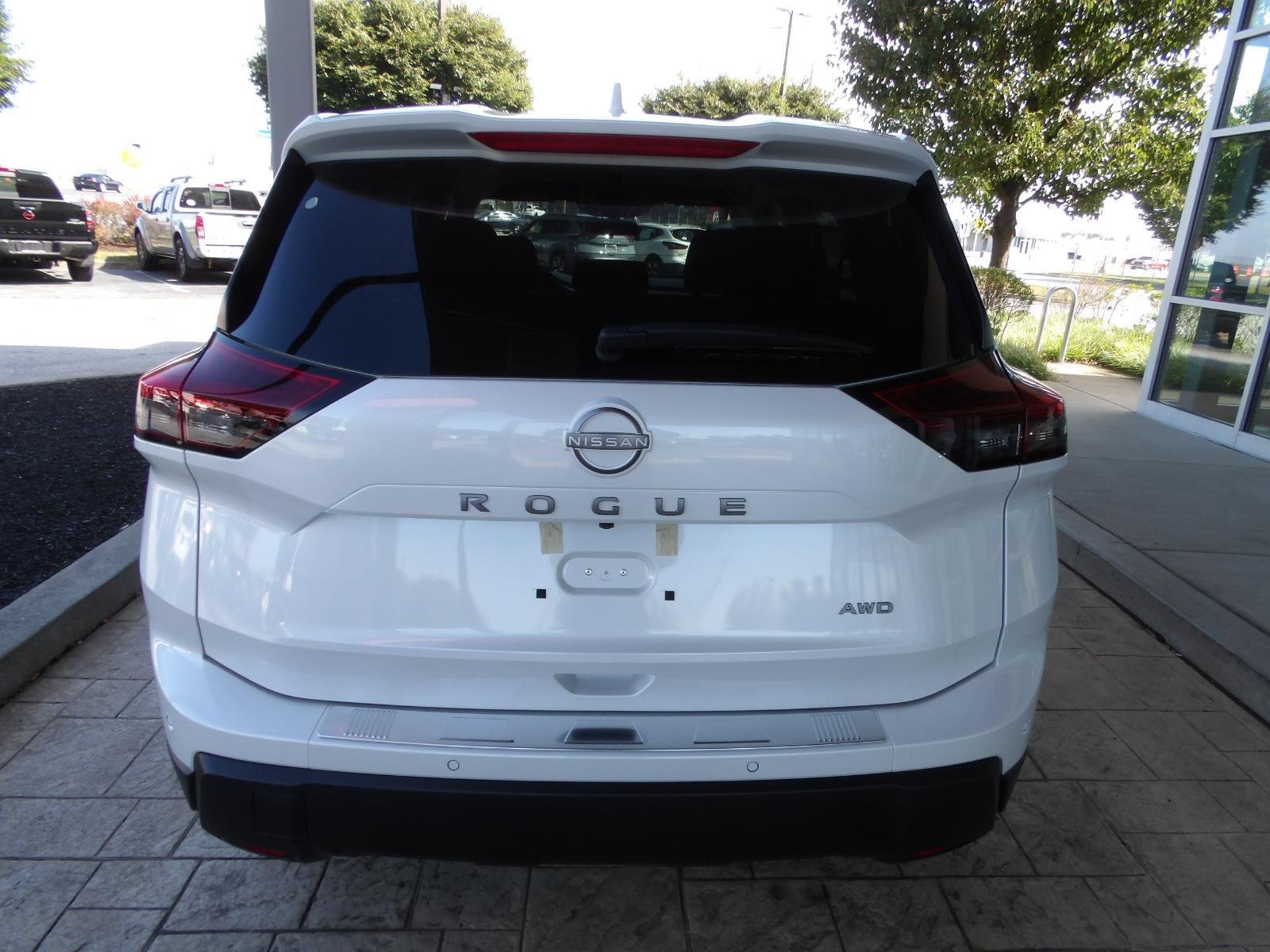New 2026 Everest White Pearl TriCoat Nissan SV image 6