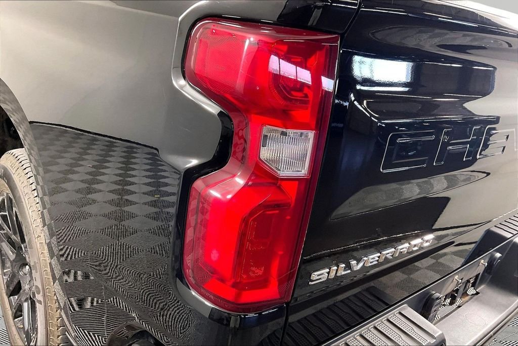 Used 2023 Black Chevrolet RST image 19