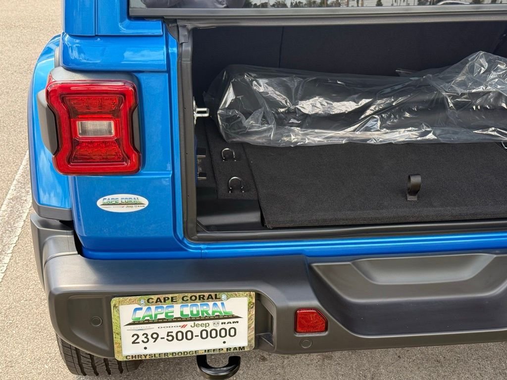 2025 Jeep Wrangler 4-Door Sahara - Photo 38