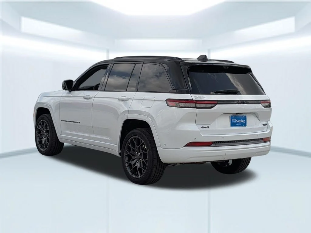 New 2026 White Jeep Summit image 3
