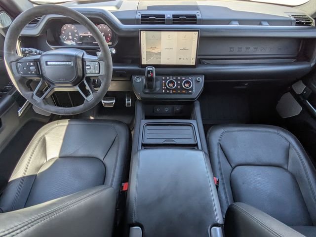 Used 2024  Land Rover V8 image 15