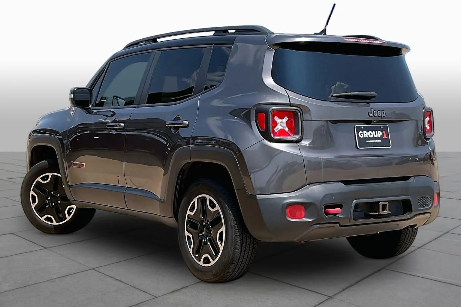 Used 2016 Granite Crystal Metallic Clearcoat Jeep Trailhawk image 13
