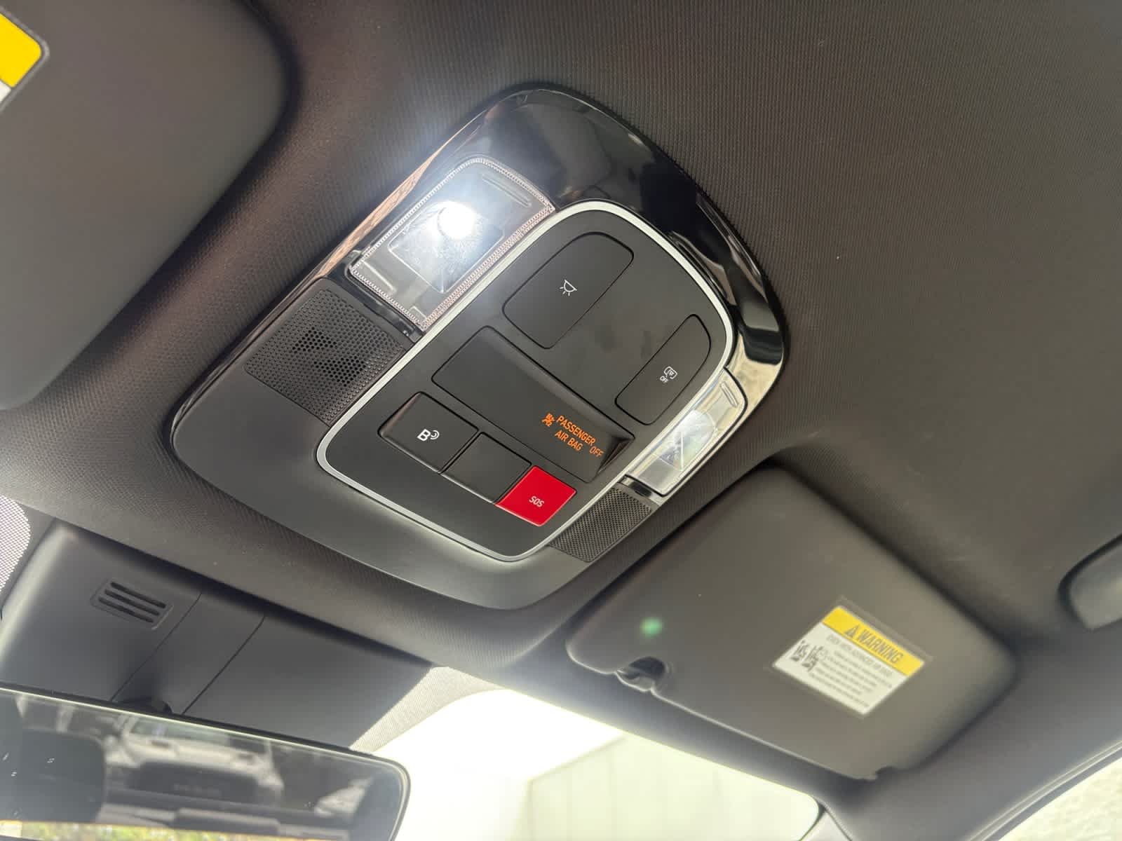 Used 2025 Hampton Gray Hyundai SEL image 21