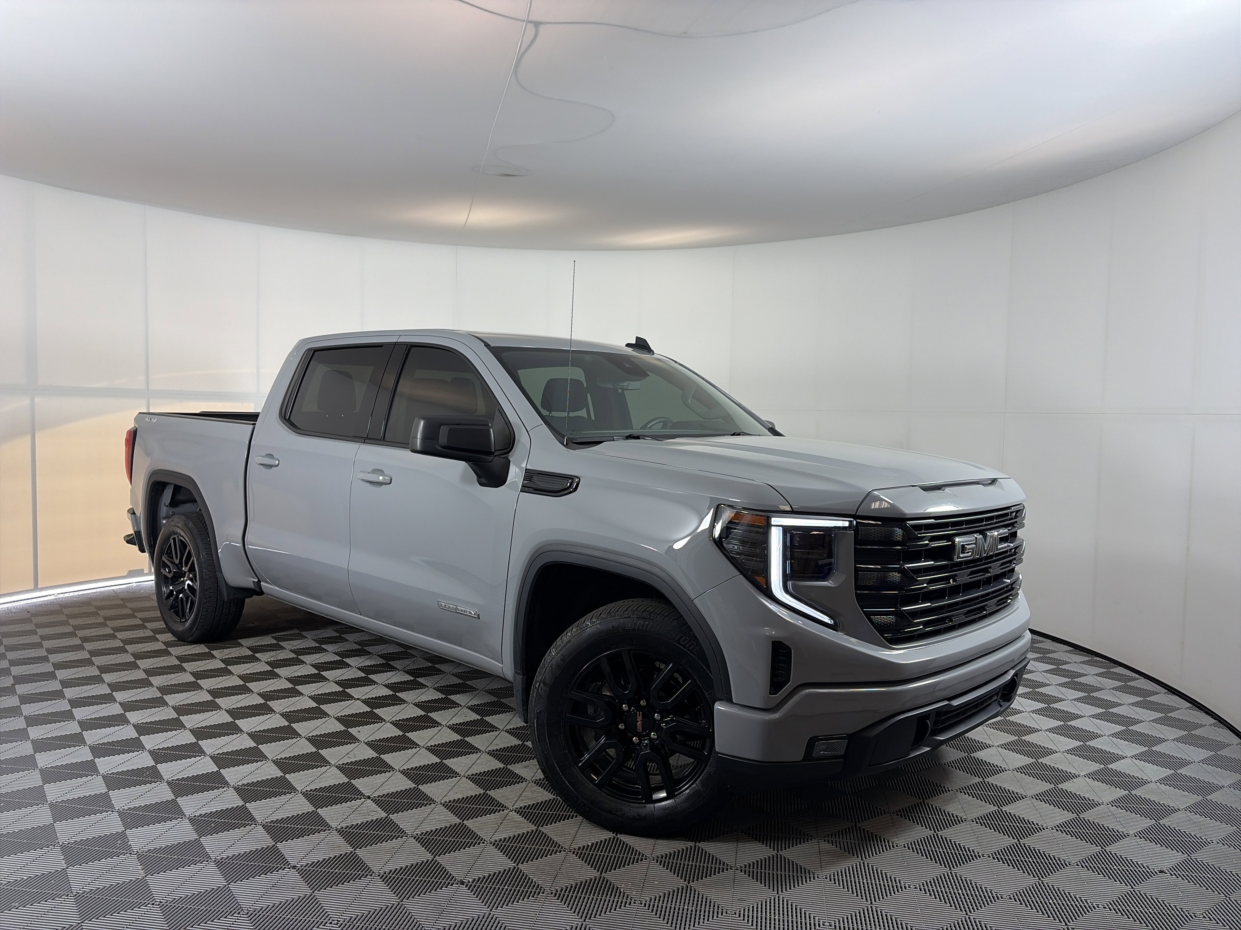 2024 GMC Sierra 4WD Crew Cab Std Box Elevation 3VL's photo
