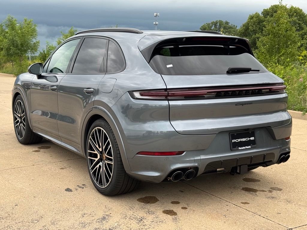 2026 Porsche Cayenne E-Hybrid - Photo 3