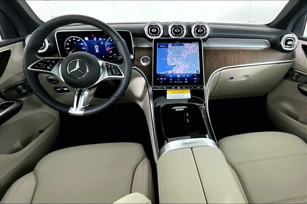 New 2026 Polar White Mercedes-Benz GLC 300 image 5
